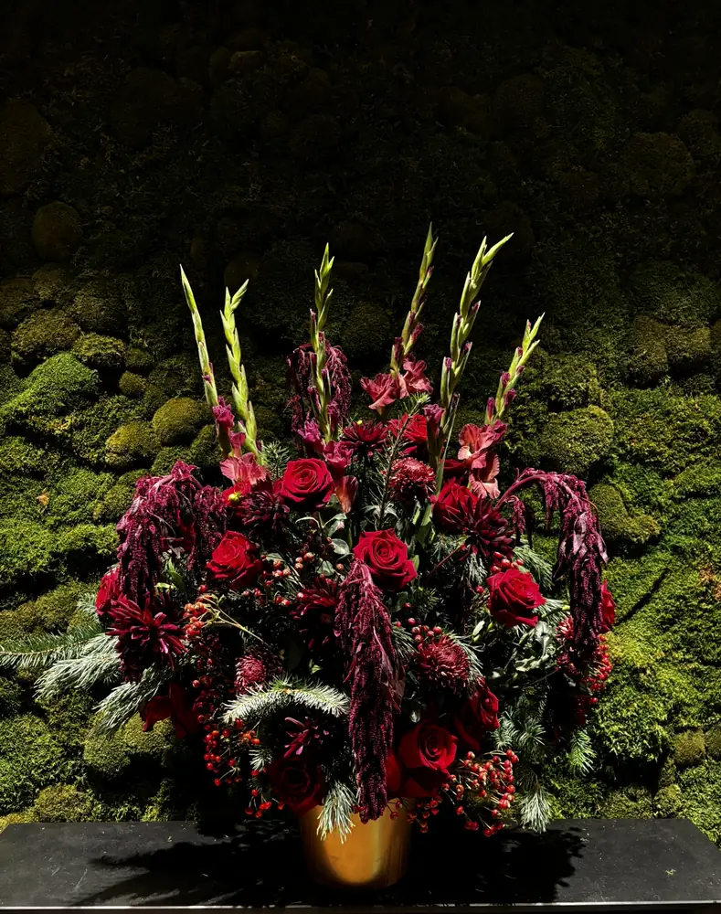 Moss wall arrangement