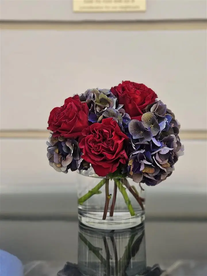 The Claret, Hand tied bouquet